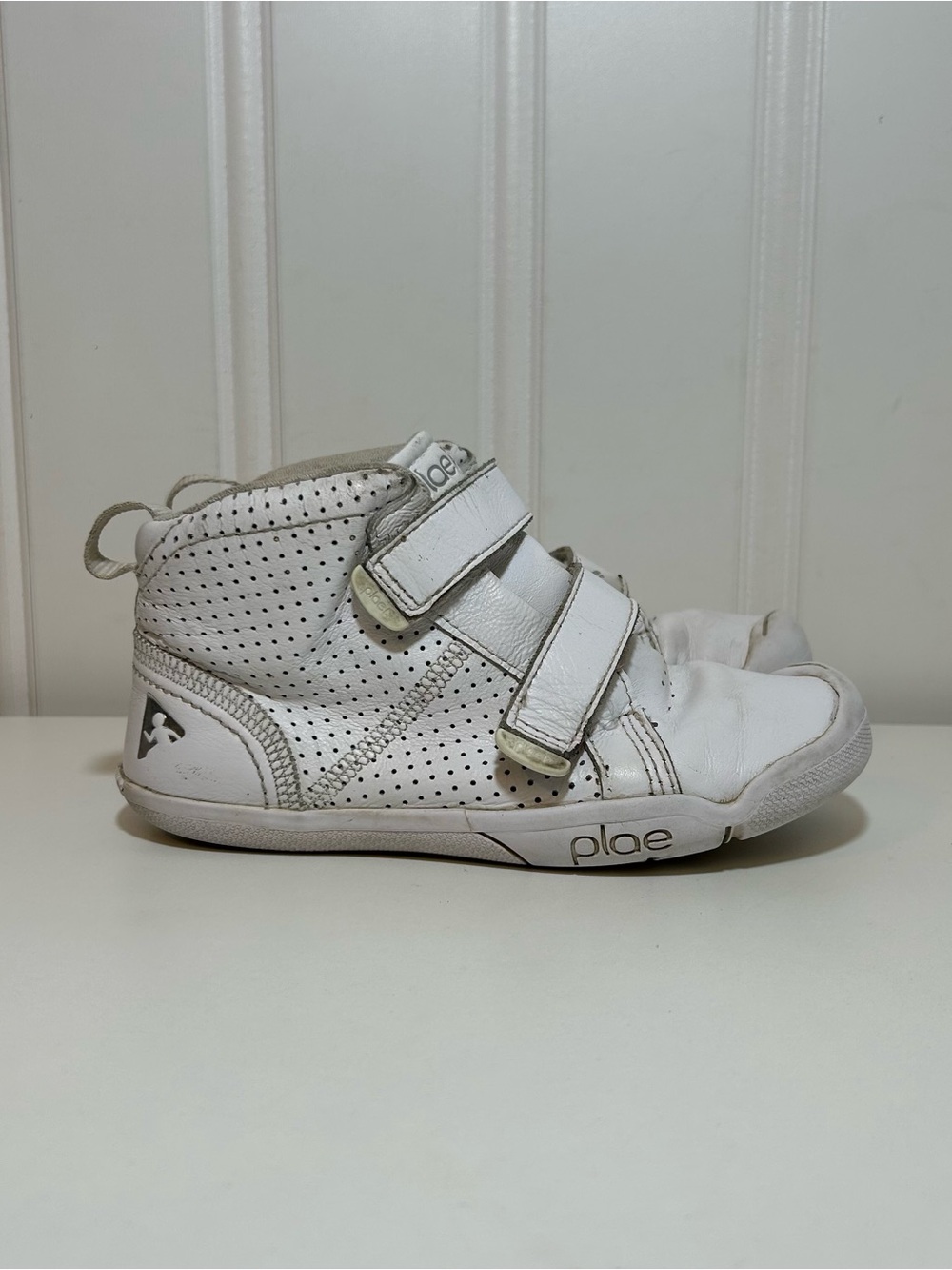 Plae max Kids' White High-Top Velcro Sneakers